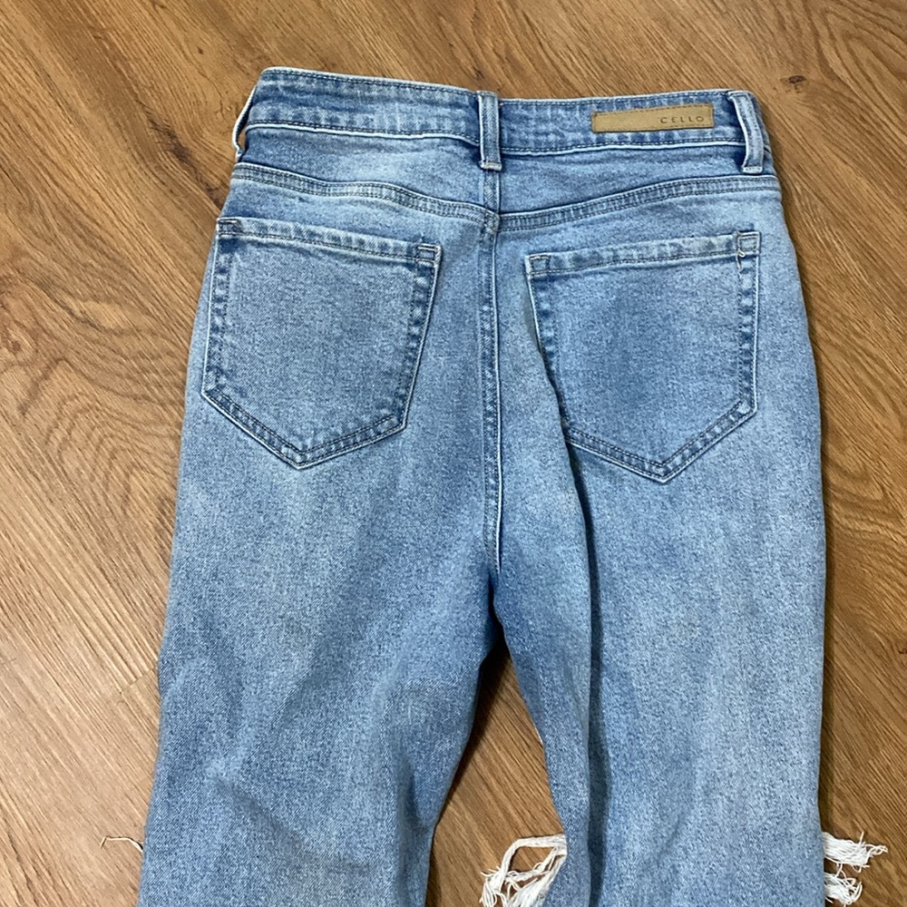 Distressed Cello Capri’s - image 5